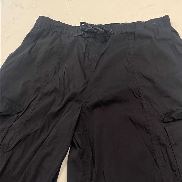 LULULEMON: Lightweight Adjustable Mid-Rise Cargo Pant in Black size large - Picture 5 of 12